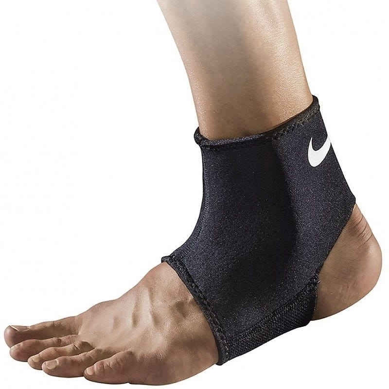 Bandáž na členok Nike Pro Combat Ankle Sleeve 2.0